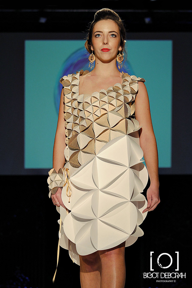 Défilé Robe Fleurs de lumière
